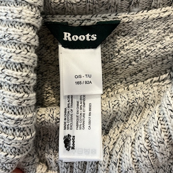 Roots Knit Heathered Grey Poncho, One Size - Picture 4 of 5